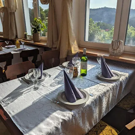 Gaestehaus Szálloda Altena