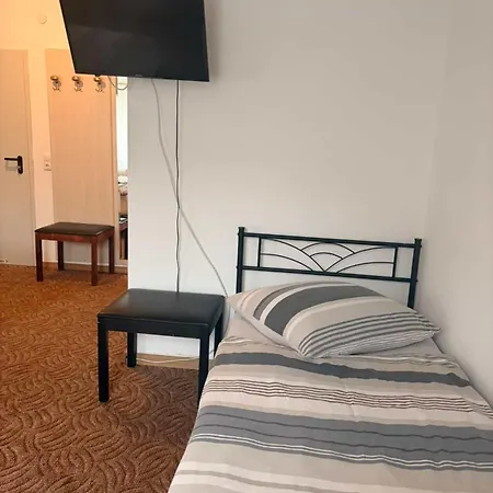 Gaestehaus 阿尔特纳