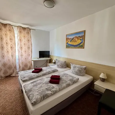Gaestehaus Hotel 3*