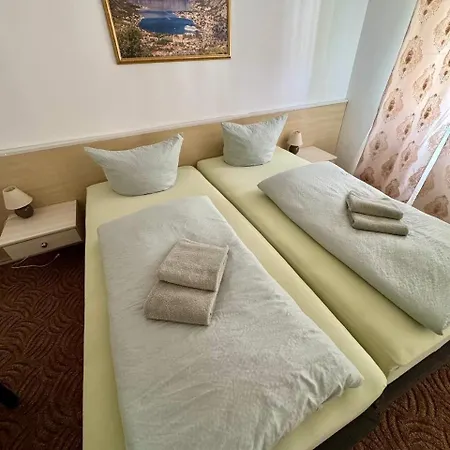 Hotel Gaestehaus 3*